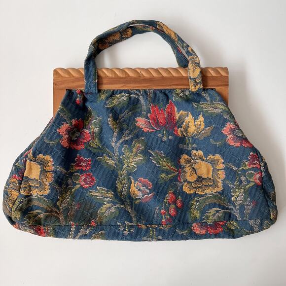 Vintage floral tapestry handbag carved wood frame‎ whimsical victorian purse - Picture 1 of 7